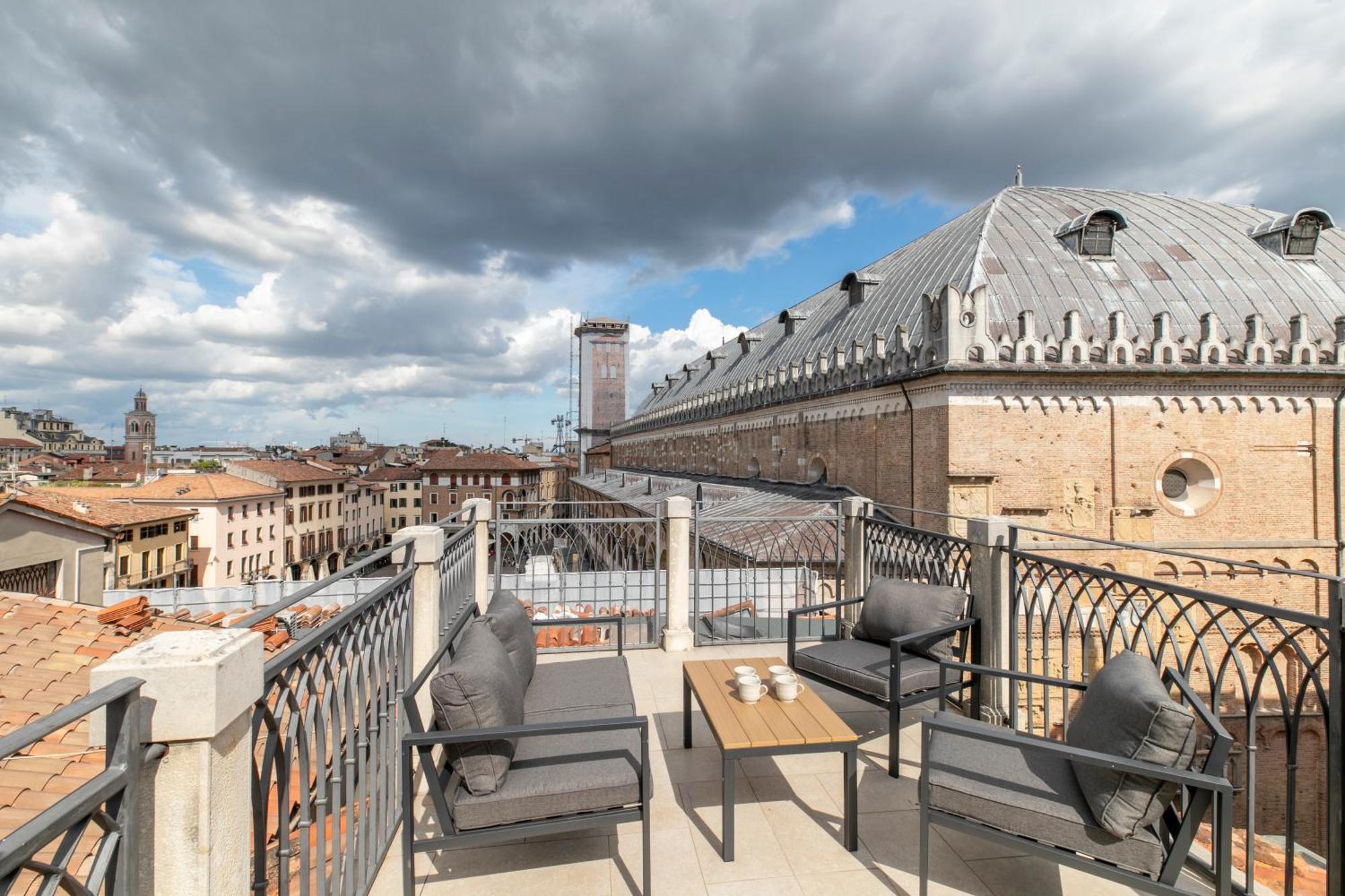 La Terrazza Sulle Piazze - Centro Storico